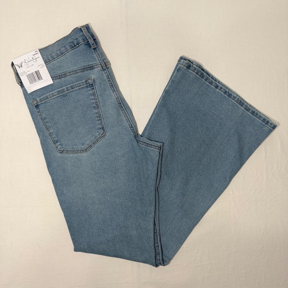 NWT Jessica Simpson Daisy Fitted Flare Jeans Womens 10S Short Medium Wash Denim